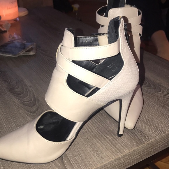 Aldo Pump - Picture 2 of 3